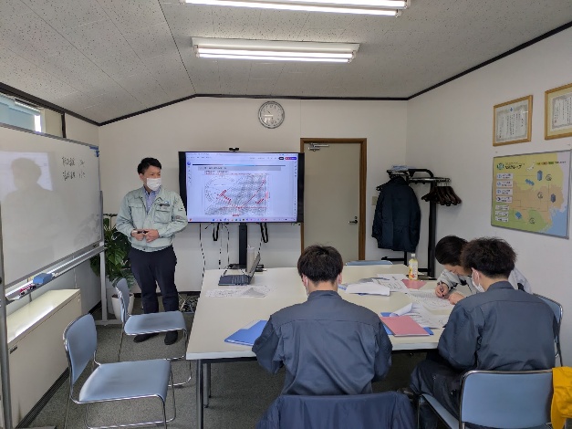 勉強会での講習風景
